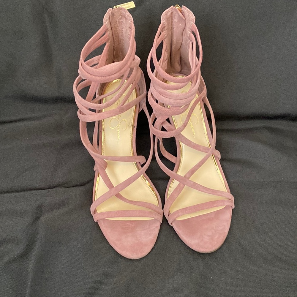 Jessica Simpson heel